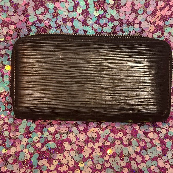 Mcm and Lv Rehab Wallets - Picture 4 of 16